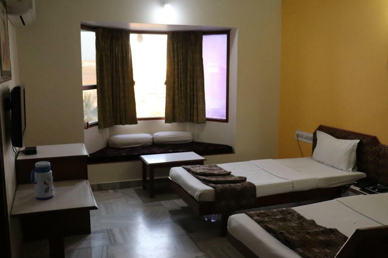 Geetco Hotel Jalor Esterno foto